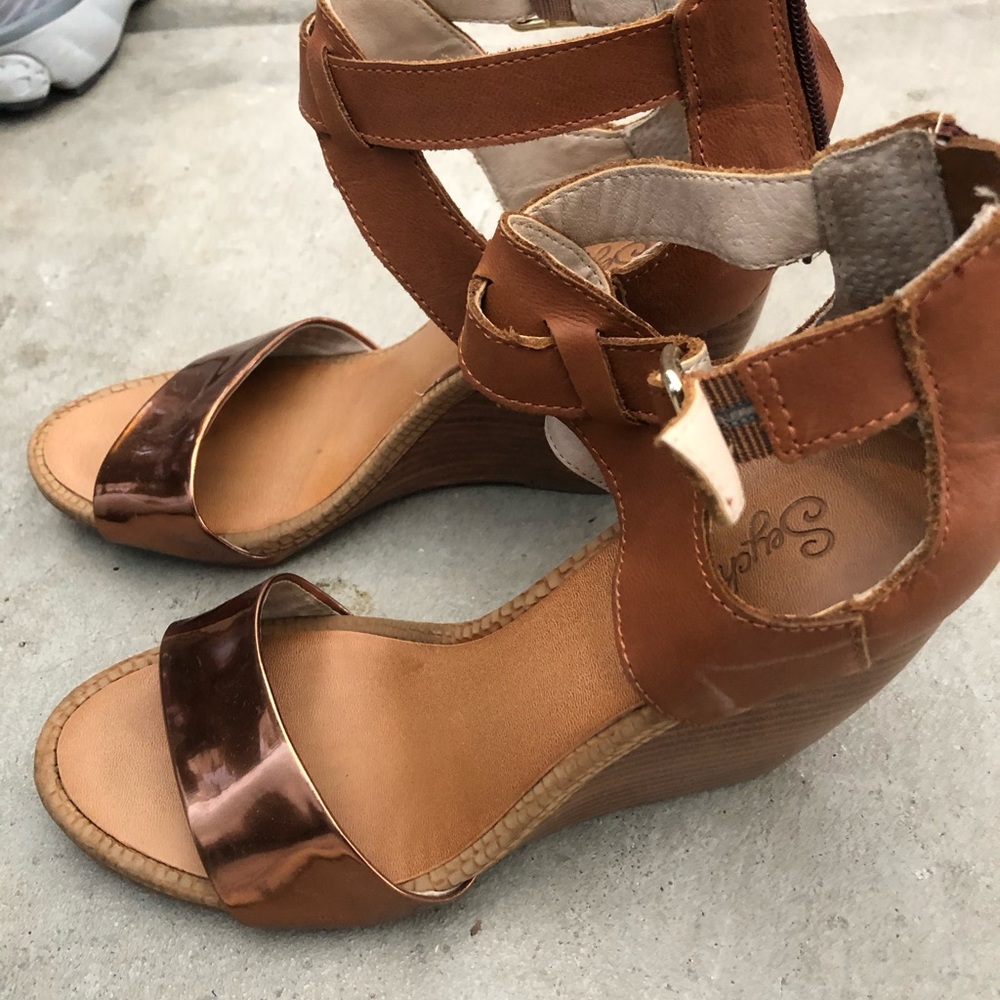 Seychelles wedges